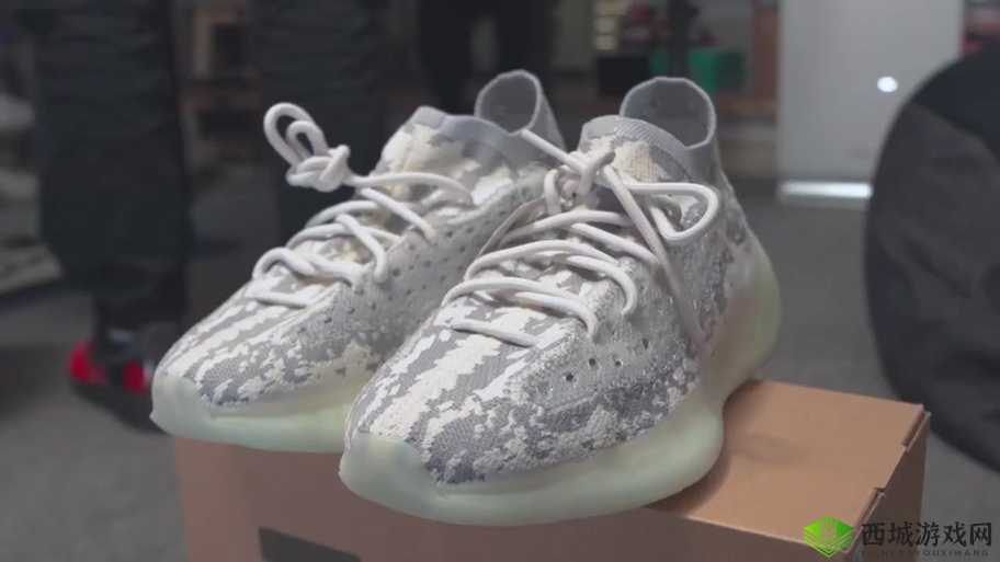 yeezy380 蜜桃粉与白色限时不限购来袭